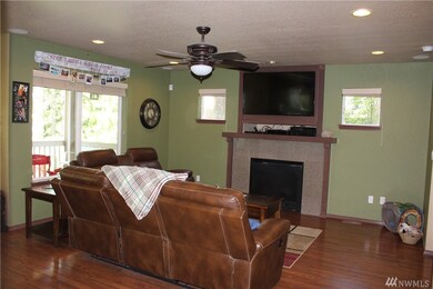 22306 Blue Lake Ct SE, Yelm, WA 98597 - photo 4