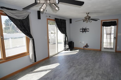 22 Putnam St, Saugus, MA 01906 - photo 5