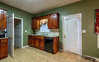 136 Hunters Trail SE, Calhoun, GA 30701 - photo 6