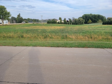 896 Daulton Dr, Tipton, IA 52772 - photo 4