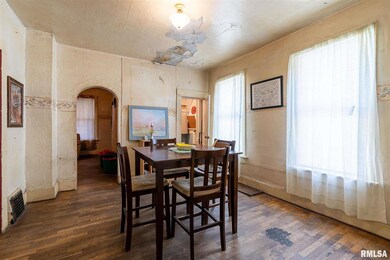 1213 W 7th St, Davenport, IA 52802 - photo 6