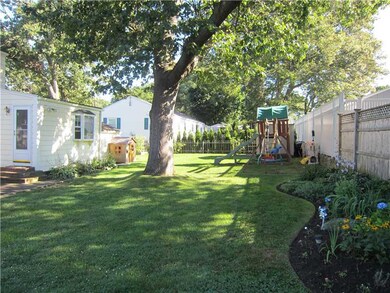 40 Wildwood Dr, Cranston, RI 02920 - photo 2