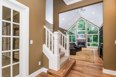 007-Foyer-3291663-large