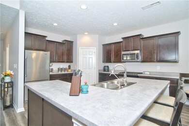 126 Mission Terrace Dr, Whiteland, IN 46184 - photo 2