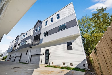 1122 W 16th St unit C, Houston, TX 77008 - photo 2