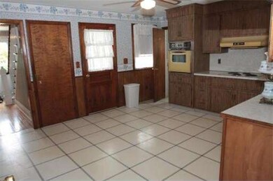 101 Hawthorn St, Newton, MA 02458 - photo 7