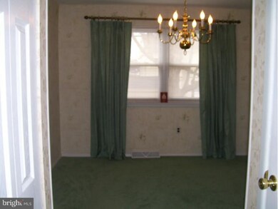 726 W Birchtree Ln, Claymont, DE 19703 - photo 4