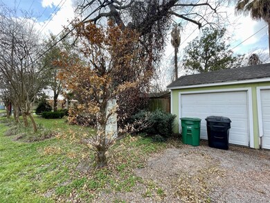 1002 Walling St, Houston, TX 77009 - photo 3