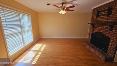 207 Warren Ct, Jacksonville, NC 28546 - photo 4