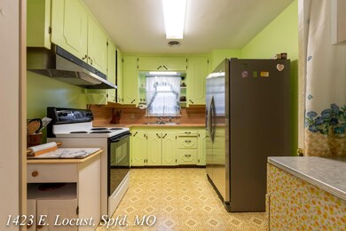 1423 E. Locust, Spfd, MO-7