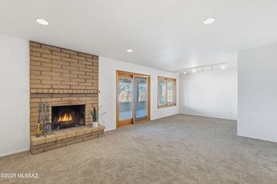 Living Room/Dining Area