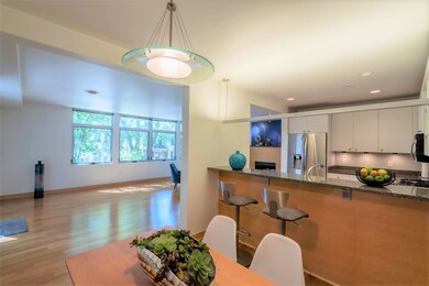 15 S Broom St unit 204, Madison, WI 53703 - photo 4