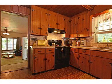 129 Pettaquamscutt Lake Rd, Saunderstown, RI 02874 - photo 5