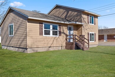 1003 NE 1st St, Pryor, OK 74361 - photo 3