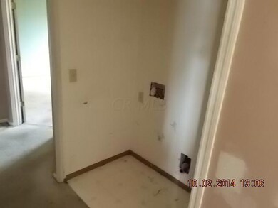 Upper level laundry