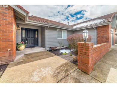 2993 Metolius Dr, Eugene, OR 97408 - photo 2