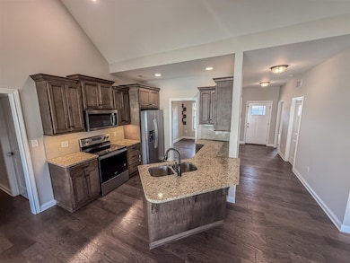 2859 Windsor Trace Ct, Bowling Green, KY 42104 - photo 5