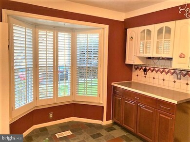 3716 Angelton Ct, Burtonsville, MD 20866 - photo 6