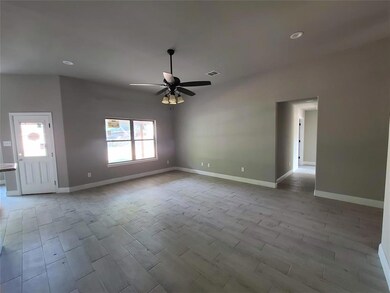 115 Clover Cir, Weatherford, TX 76086 - photo 7