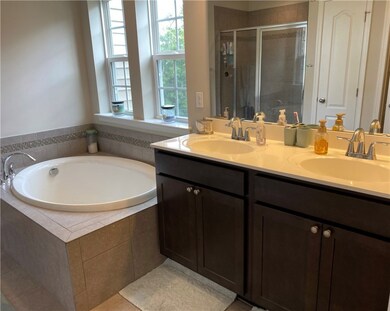 Beautiful master bath, double sinks, soaking tub