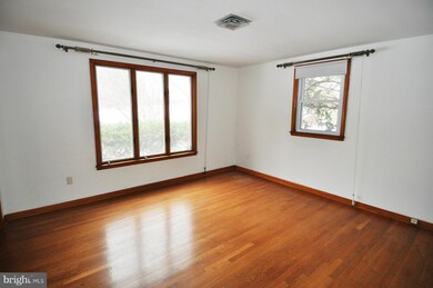 1220 Saint Andrews Way, Baltimore, MD 21239 - photo 7