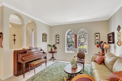 Formal living/OR can be converted to an OFFICE SPACE!