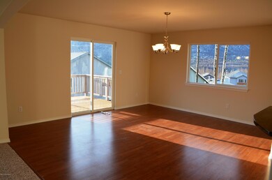 Dining RM Photo Similar