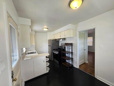 594 Chatham Rd, Columbus, OH 43214 - photo 6