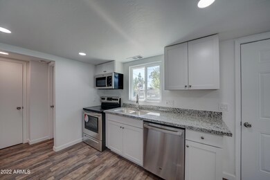 1826 N 24th Way-8