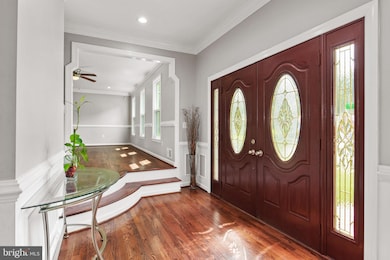 8005 Lake Pleasant Dr, Springfield, VA 22153 - photo 2