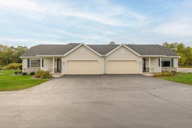 296 Oconomowoc Pkwy unit 296, Oconomowoc, WI 53066 - photo 7