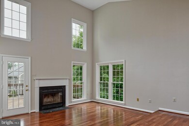 11729 Great Owl Cir, Reston, VA 20194 - photo 5