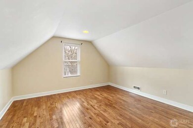 821 N Jackson St, Waukegan, IL 60085 - photo 3