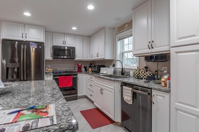 11 Fuller Ln, Exeter, NH 03833 - photo 2