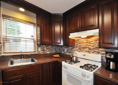 24 Madison Ct, Tinton Falls, NJ 07712 - photo 4