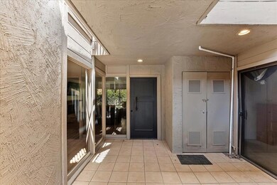 005_Courtyard