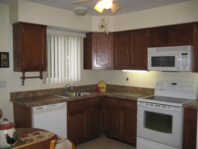 eat-in kitchen