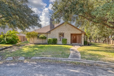 165 Cottonwood Pave, Uvalde, TX 78801 - photo 2