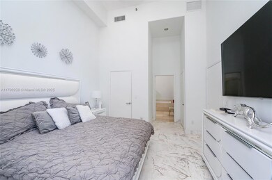 Icon Brickell Tower 1 unit 2209, Miami, FL 33131 - photo 6