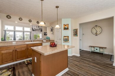 Kitchen (additional view)