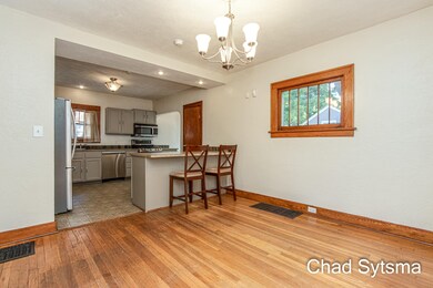 Dining/Kitchen