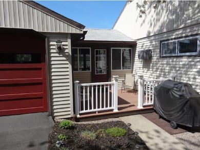 462 Pembroke St, Pembroke, NH 03275 - photo 2