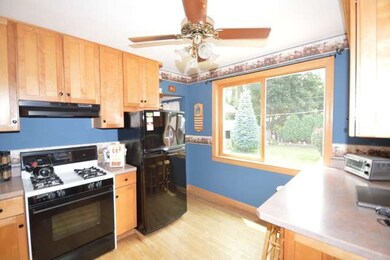 9851 Drury Ln, Westchester, IL 60154 - photo 5