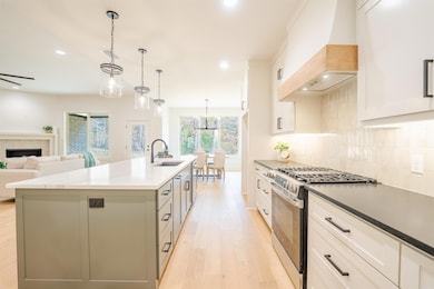 15116 Matterhorn Loop, Maumelle, AR 72113 - photo 2