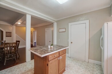 323 W 5th St, Auburn, IN 46706 - photo 7