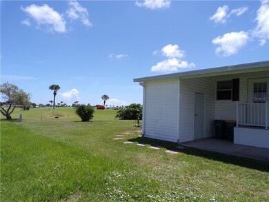 1126 Barefoot Cir, Sebastian, FL 32976 - photo 2