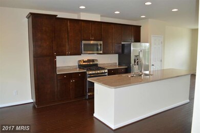 9063 Isabel Ln, Manassas Park, VA 20111 - photo 4