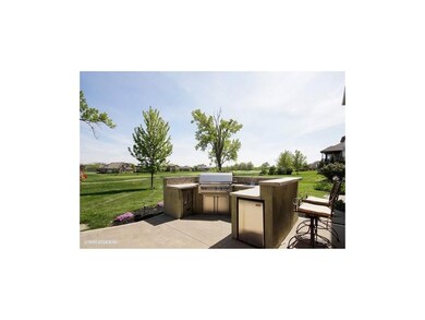 Custom Out Door Kitchen with Sink, Refrig and Gas 
