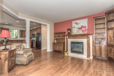 1052 NW 17th St, Redmond, OR 97756 - photo 4