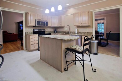 2106 Candelar Dr, High Point, NC 27265 - photo 5